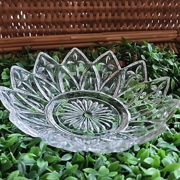 Vintage Federal Floral Shaped Petal Dish Trinket Dish Candy Dish - Picture 1 of 8
